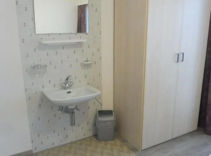Theresli First Floor 사스-알마겔